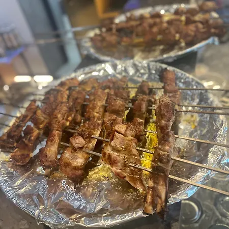 호텔 Premium Hotel, Mediterranean Food & Mezze Bar 몸칠그라드