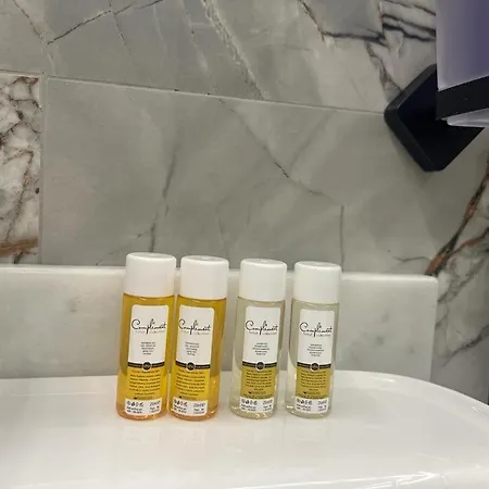 호텔 Premium Hotel, Mediterranean Food & Mezze Bar 몸칠그라드