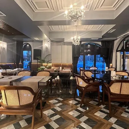 호텔 Premium Hotel, Mediterranean Food & Mezze Bar *